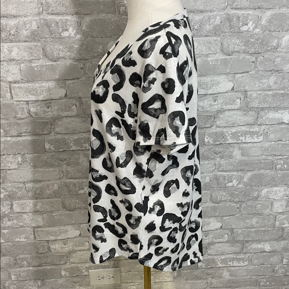 Altar'd State Black and White Leopard Print V-Neck Tee - Picture 2 of 5